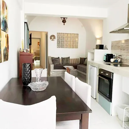 Poli Cave House Santorini サントリーニ