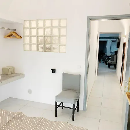 Poli Cave House Santorini