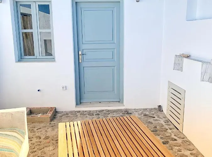 Poli Cave House Santorini Firá