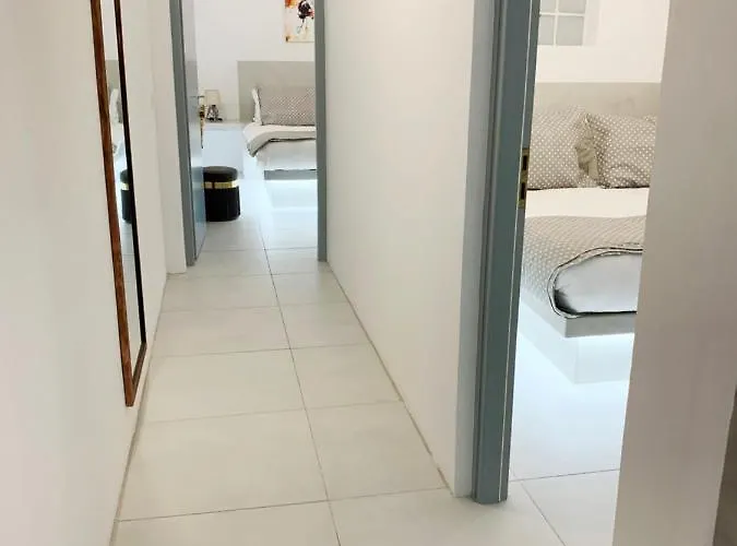 Poli Cave House Santorini *