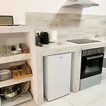 Poli Cave House Santorini 费拉