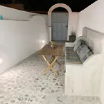 Poli Cave House Santorini 别墅 费拉
