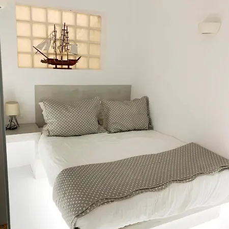Poli Cave House Santorini * סנטוריני