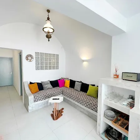 Poli Cave House Santorini * סנטוריני