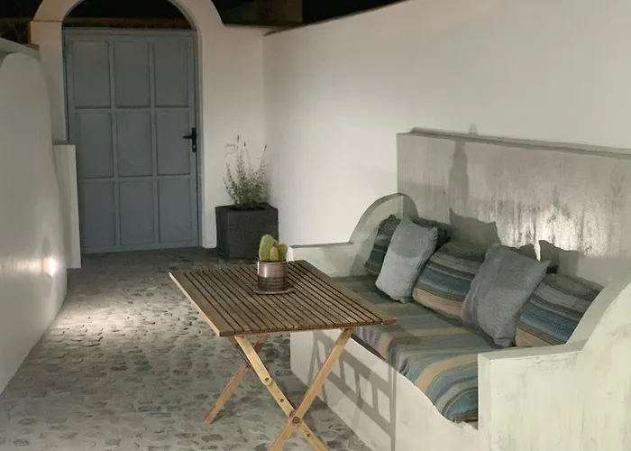 Poli Cave House Santorini *