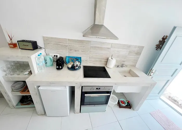 Poli Cave House Santorini *